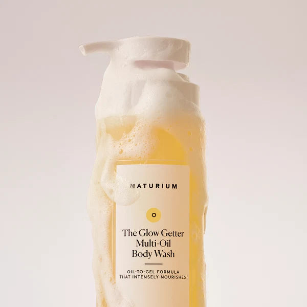 NATURIUM THE GLOW GETTER MULTI-OIL HYDRATING BODY WASH